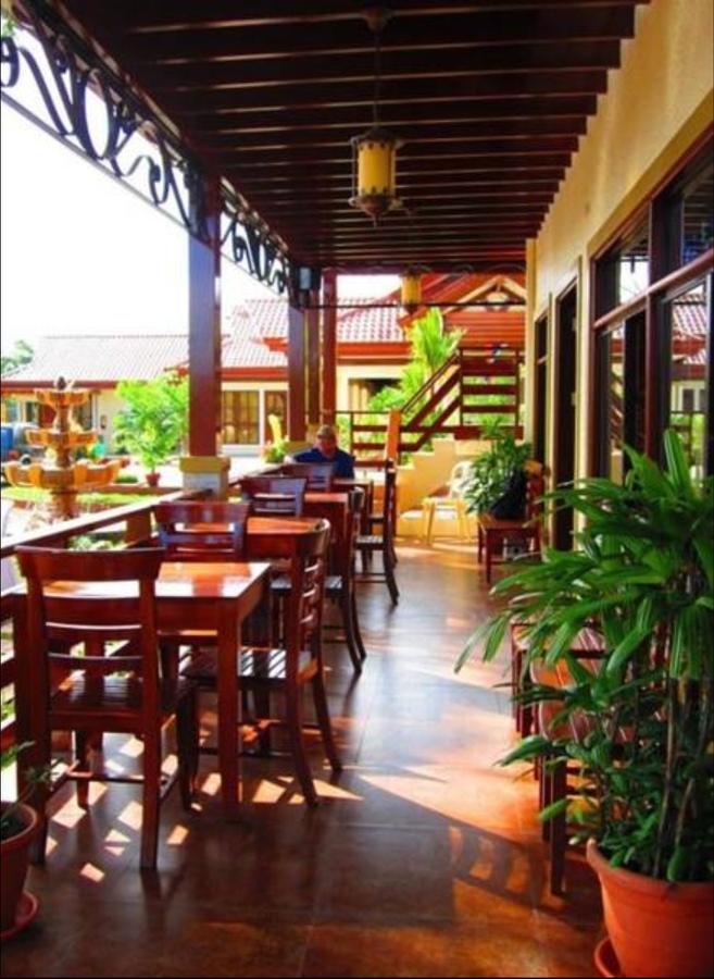 Maruyog'S Ridge Convention Center Cidade Quezon Exterior foto